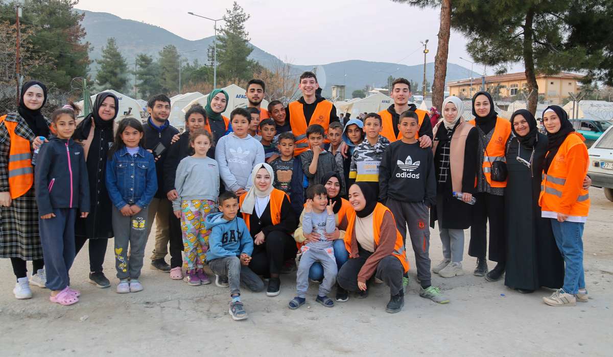Bülbülzade Vakfı İslâhiye Konteyner ve Çadır Kentlerinde Faaliyetlerini Yürütüyor
