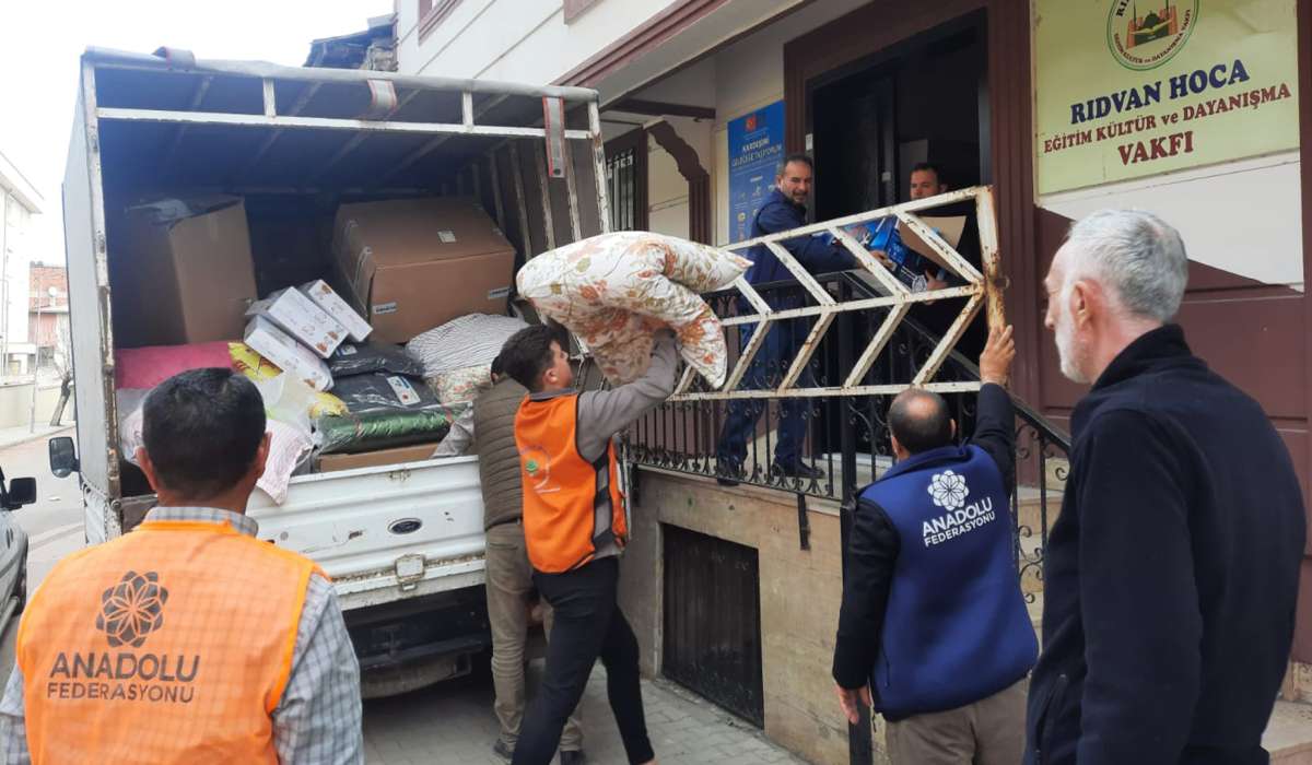 Nizip Eğitim ve Dayanışma Derneğinin Deprem Bölgelerine Yardımları Devam Ediyor