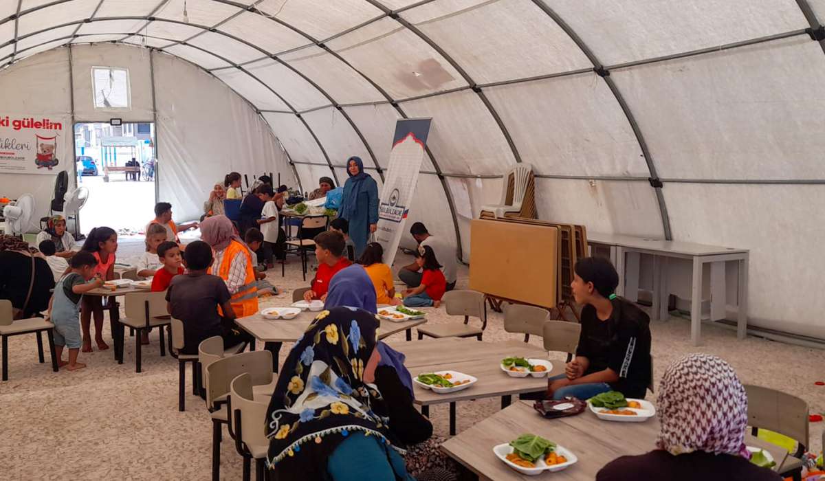 Bülbülzade Vakfı, İslahiye Konteyner Kentinde Yardım Faaliyetlerine Devam Ediyor