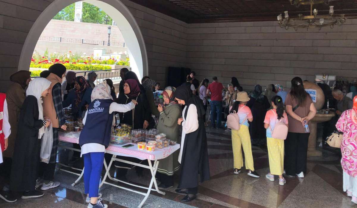 Ankara Hacı Bayram-ı Veli Meydanı’nda İyilik Kermesi
