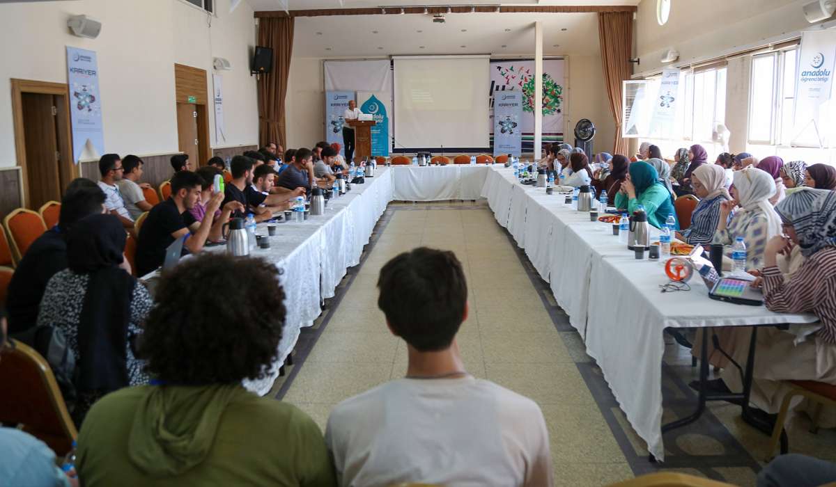 Anadolu Öğrenci Birliği Kariyer Kampı Başladı