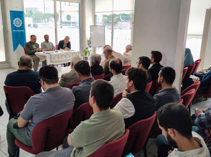 Sivas Danişmend Derneği'nde Panel Düzenlendi