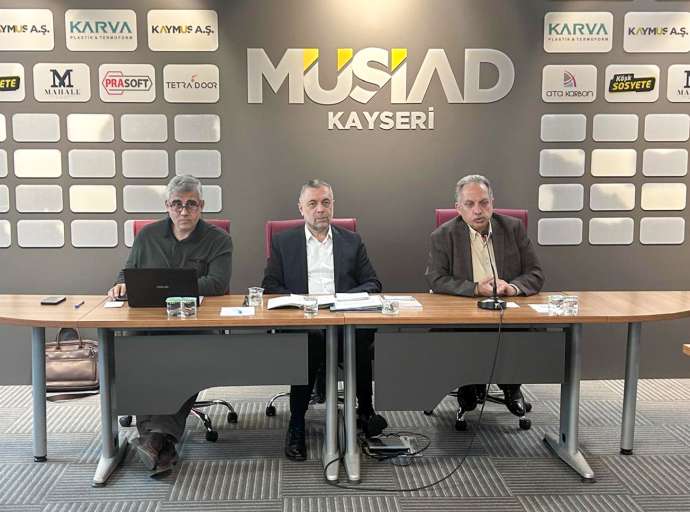 Talas Belediye Başkanı’ndan Stratejik Yönelim ve Gelecek Planlaması Çalıştayı’na Ziyaret