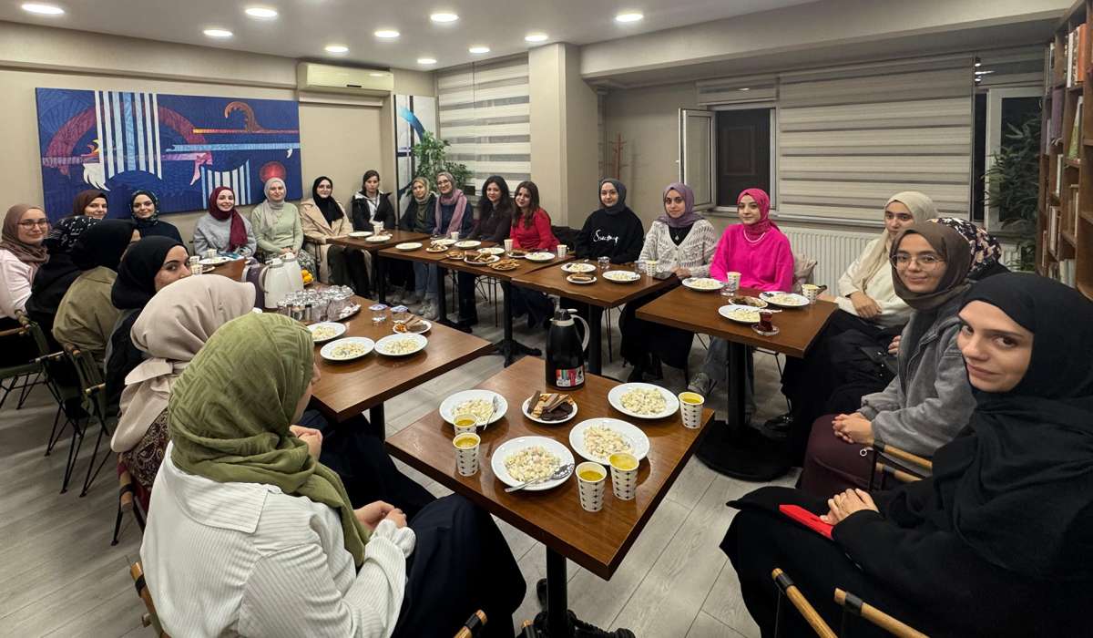 İstanbul AÖB’de “Bir Çay Bir Muhabbet” Buluşmaları Devam Ediyor