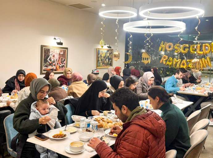 İstanbul Kitap Kahve İftarlarında Bu Hafta Ailelerimizle Buluştuk