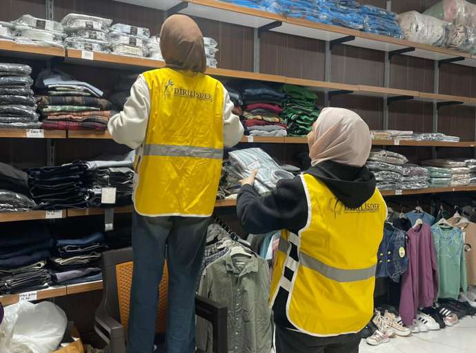 Yardım Mağazasında Bayram Hazırlıkları Yapılıyor